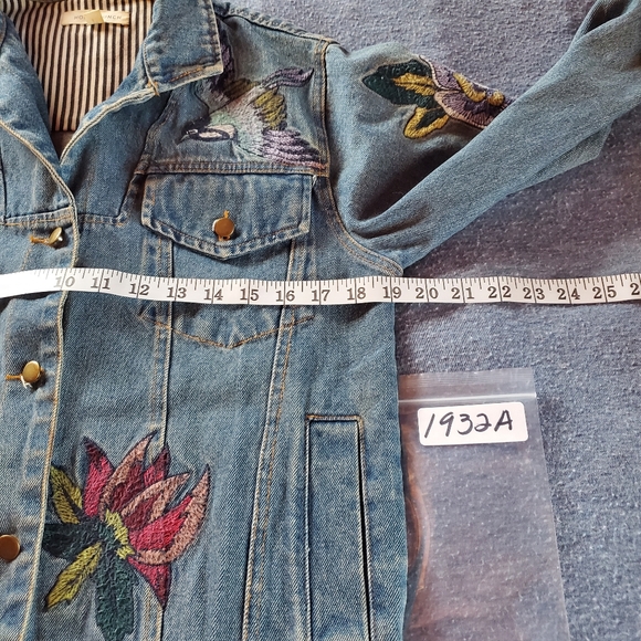 Honey Punch Embroidered Blue Denim Jacket Buttu-up Size XS - Picture 12 of 14